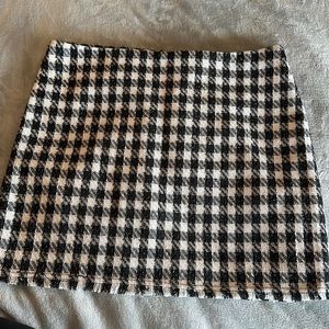H&M women’s mini skirt
